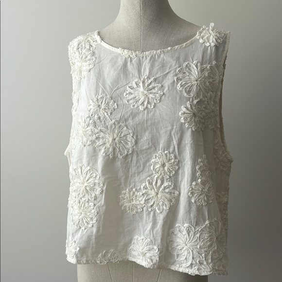 By Together Tops - Top Tank Womens Size Large White Boxy Poplin Blouse 3D Floral Applique Textured